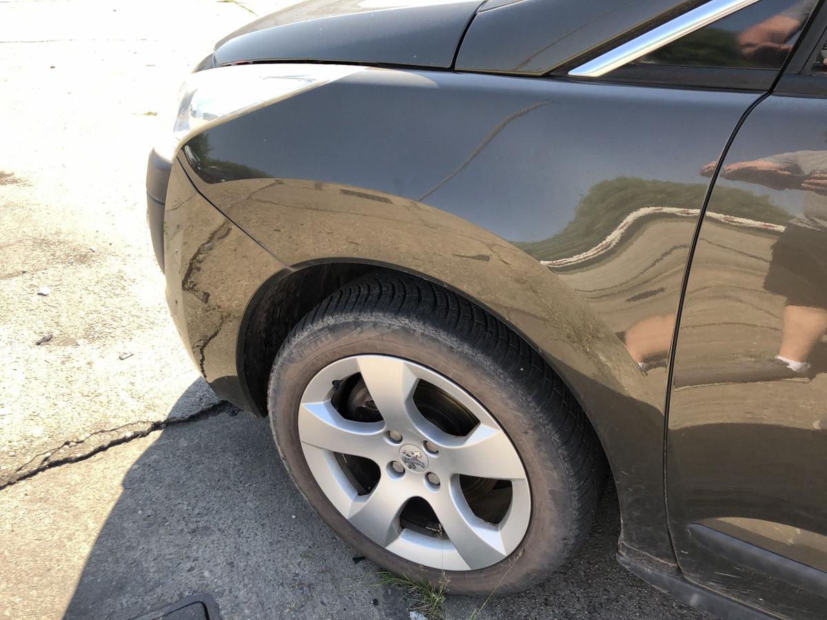 Peugeot 3008 I Typ 0U Kotflügel vorn links Fahrerseite Plastik KDK Hickory Braun