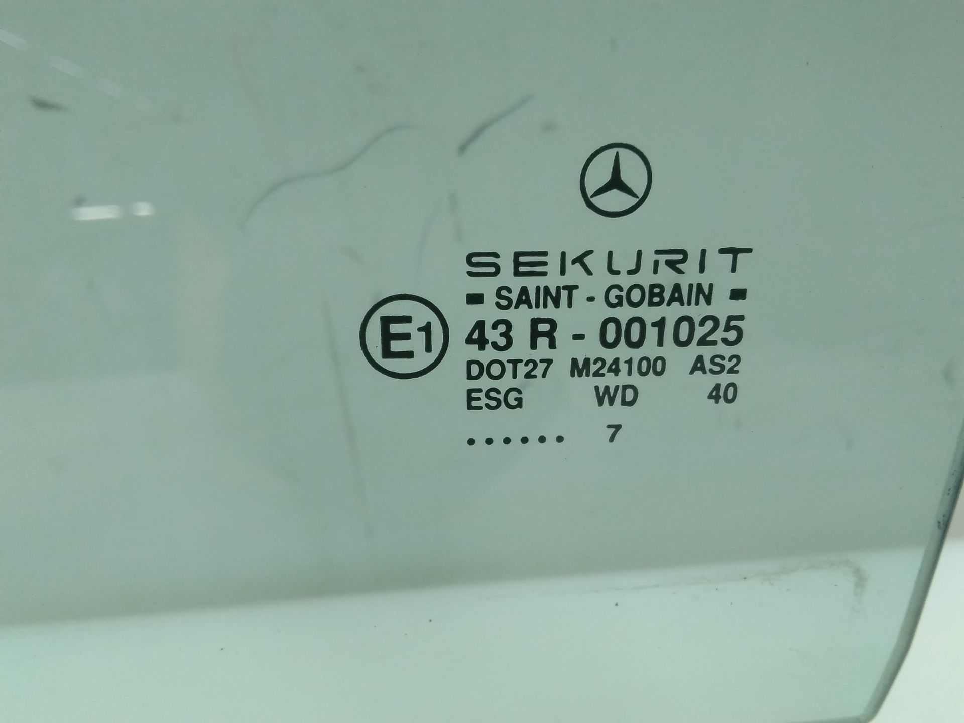 Mercedes E-Klasse 210 Limo Türscheibe hinten links grüncol. Bj.2002