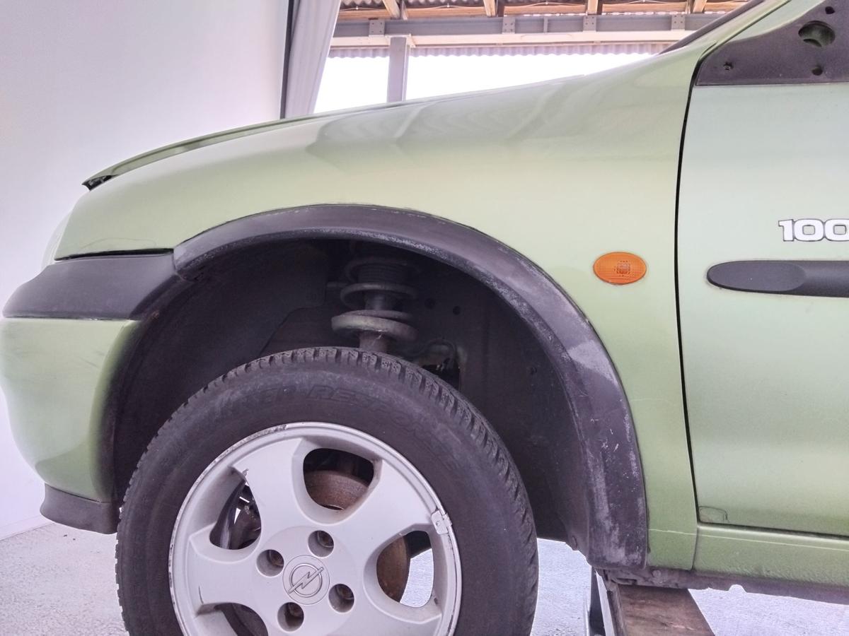 Opel Corsa B original Kotflügel vorn links 49L kiwigrünmetallic BJ2000