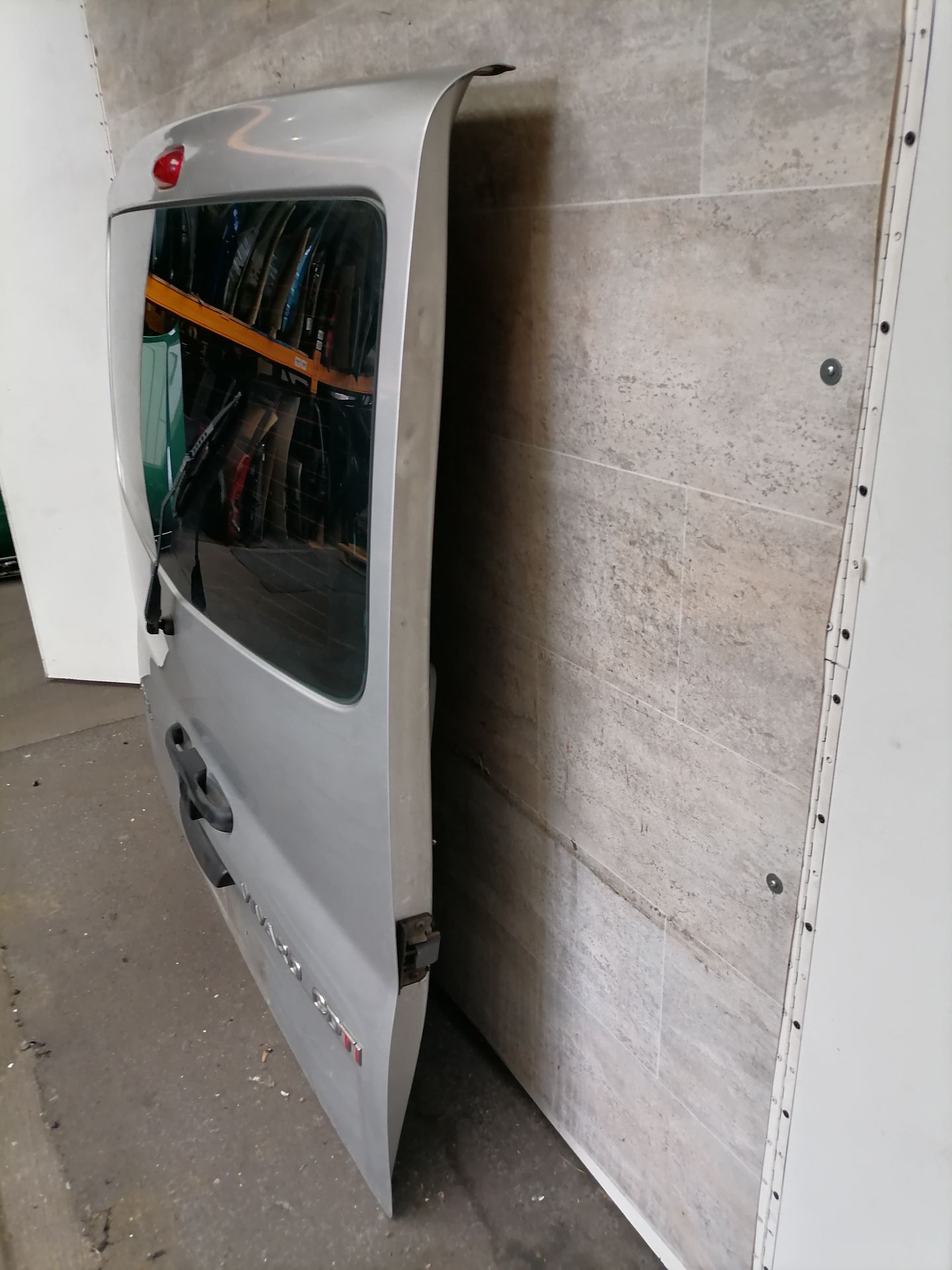 Opel Vivaro original Heckklappe mit Heckscheibe Starsilber ll Bj.2003