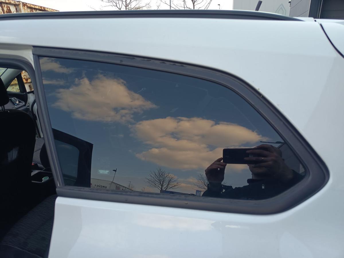 Opel Astra J Sports Tourer original Seitenscheibe hinten links get&ouml;nt Bj 2013