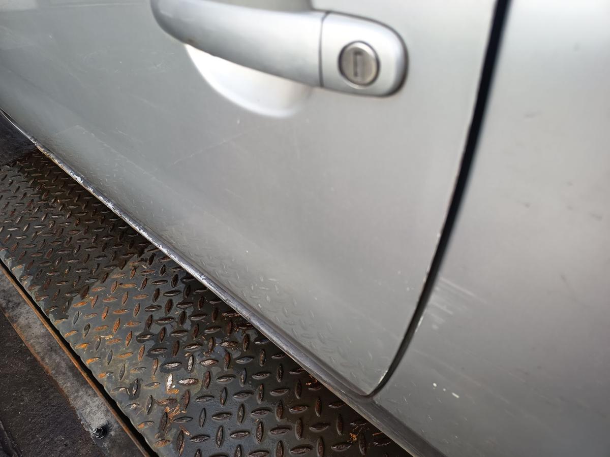 VW Lupo original T&uuml;r links Fahrer R7X Mondsilber Bj 2000