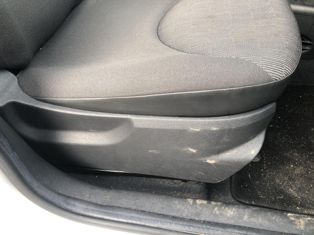 Citroen C3 Typ F Sitz vorn rechts Beifahrersitz Stoff ohne Heizung