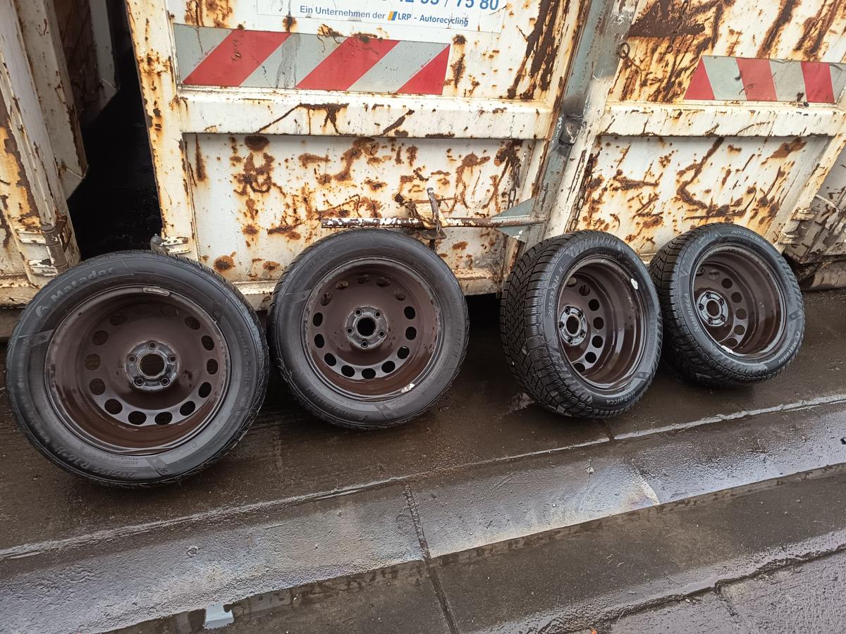 VW Golf Plus 5M Satz Stahlfelgen 6x16 ET50 OHNE Reifen Bj 2006