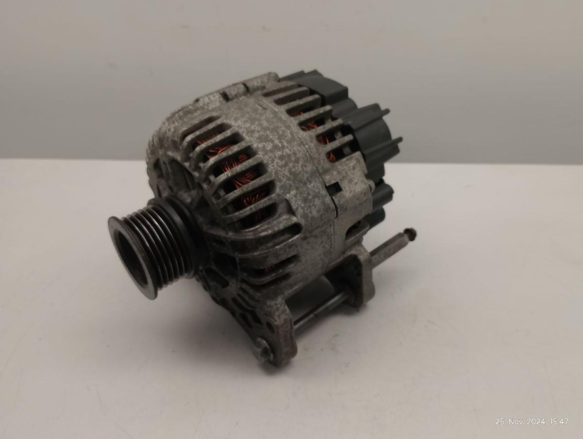 VW Golf VI 6 orig Lichtmaschine 140A Generator Bj 2008