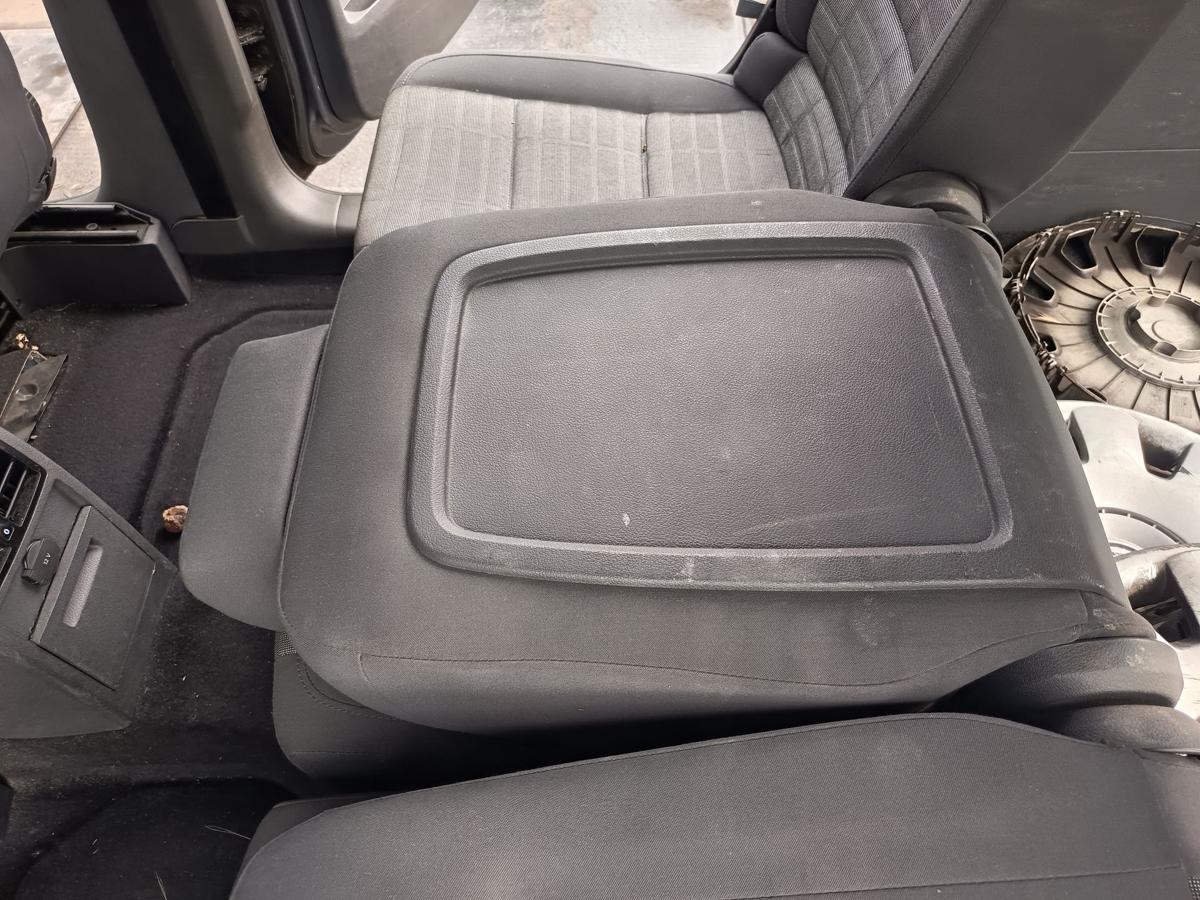 VW Touran 1T original Sitz hinten mitte Fond Reihe 2 Stoff Anthrazit Bj 2006