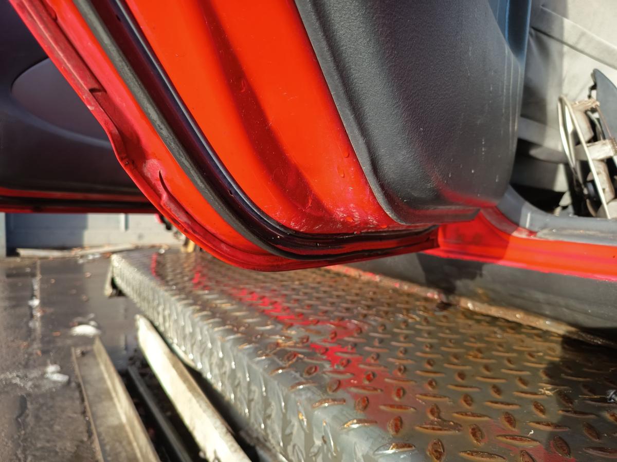 Toyota Yaris XP10 original T&uuml;r hinten links Fond 3P0 Vulkanrot Bj 2001