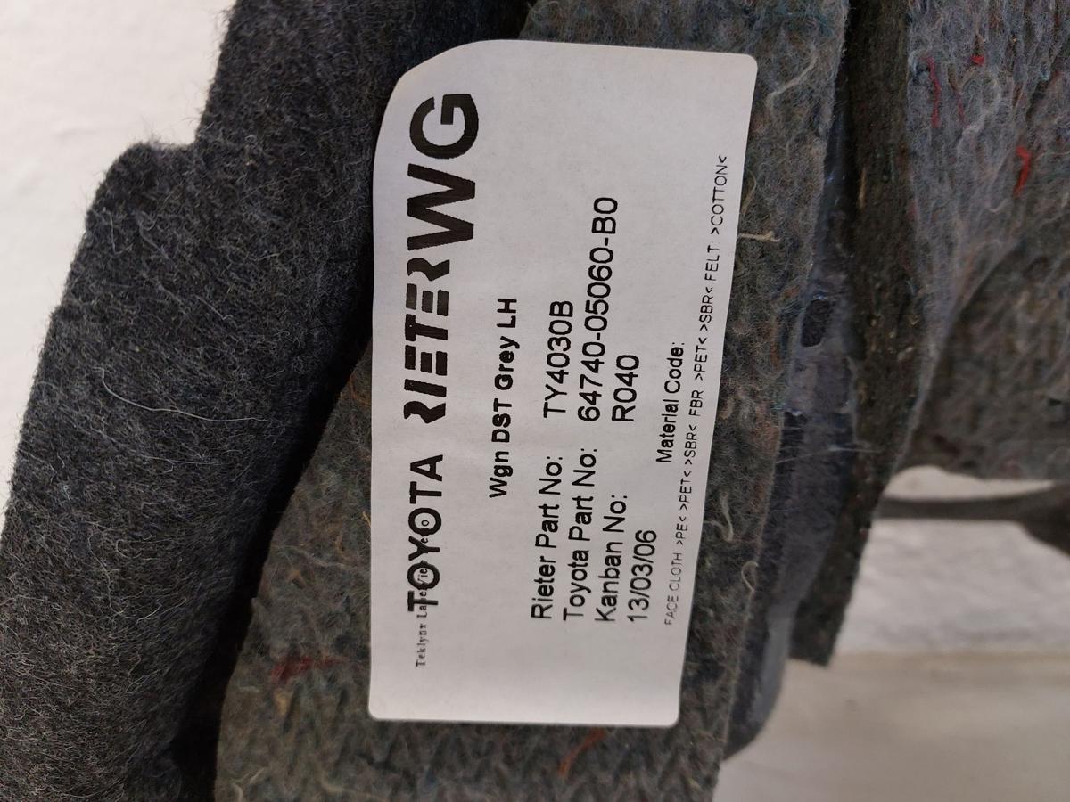 Toyota Avensis T25 Kofferraumverkleidung hinten links Komb OEM