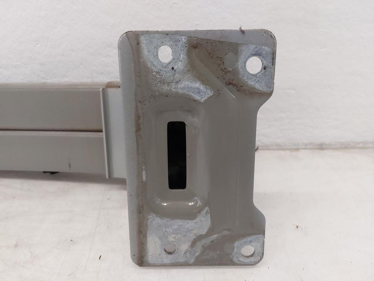 Nissan Micra K14 Tr&auml;ger Sto&szlig;f&auml;nger vorn Oberteil Sto&szlig;f&auml;ngertr&auml;ger Pralltr&auml;ger