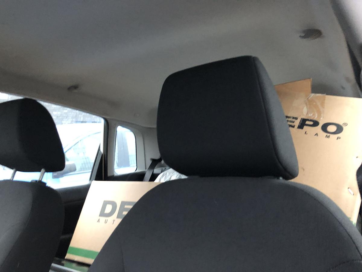 Ford Fiesta JD3 JH1 ab05 Sitz vorne links Fahrersitz 5t&uuml;rer Stoffbezug