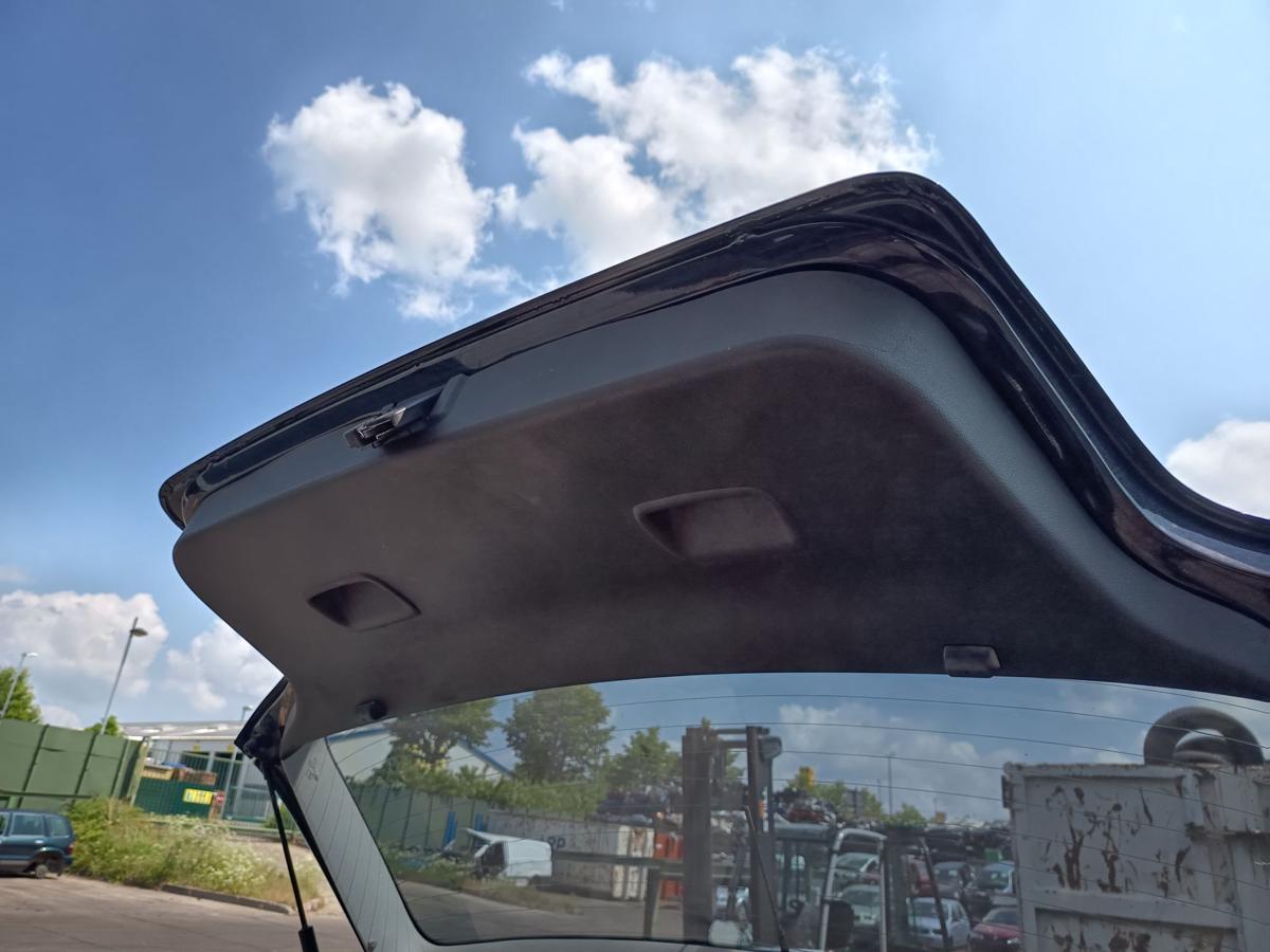 VW Polo Cross 9N3 orig Heckklappe mit Scheibe Kofferraum LC9Z Black Bj 2007