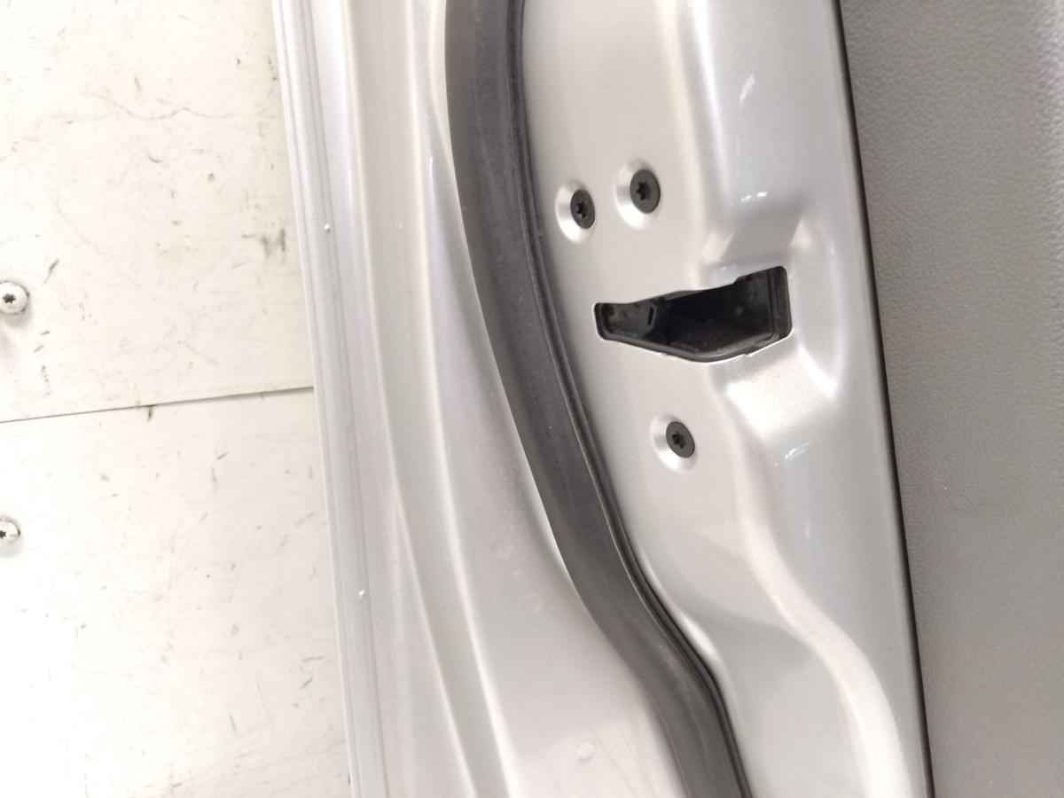 Ford Focus 2 Facelift DA3 T&uuml;r vorn links Fahrert&uuml;r polarsilber 5-T&uuml;rer Bj.2009