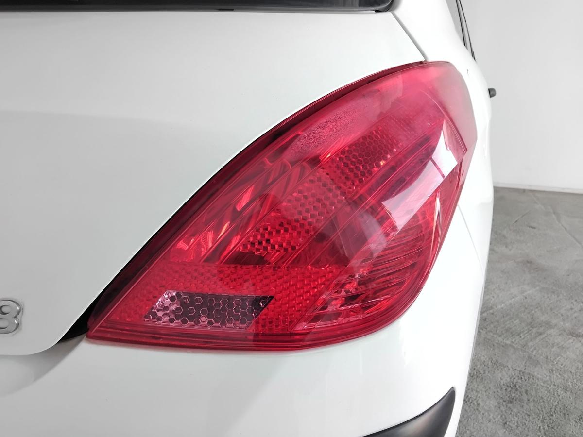 Peugeot 308 I original R&uuml;ckleuchte Schlussleuchte rechts Flie&szlig;heck BJ2010 3t&uuml;rig