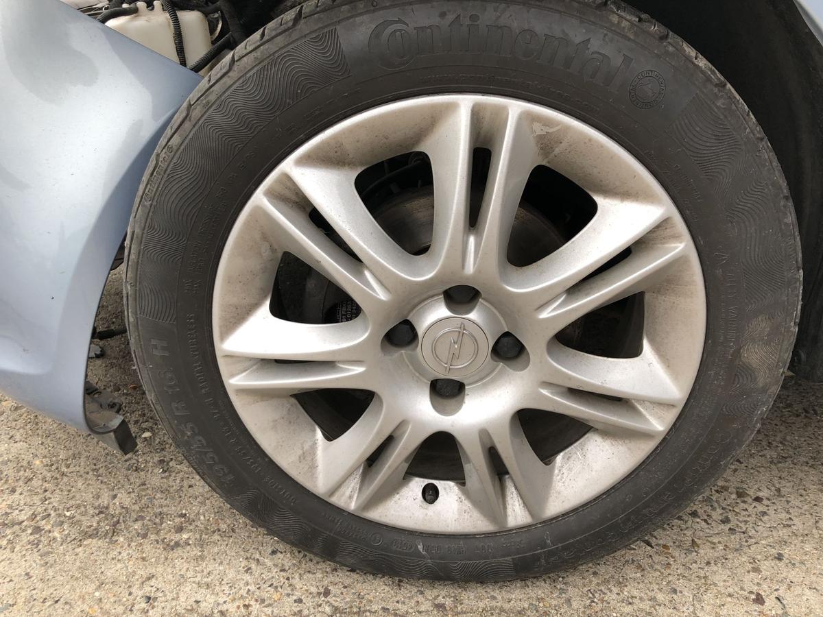 Opel Corsa D Radsatz Komplettradsatz Alufelgen OEM 16 Zoll 195 55 R16 Conti