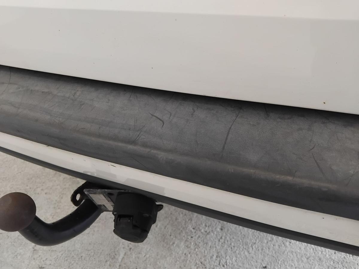 Volvo V70 II Kombi original Stossf&auml;nger Sto&szlig;stange hinten White Solid BJ2002