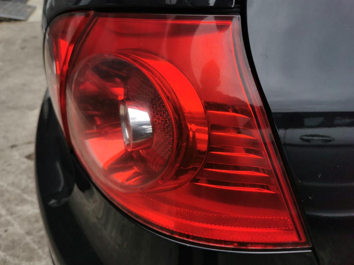 VW Golf V 5 1K Rückleuchte Schlussleuchte Rücklicht hinten aussen rechts 3trg
