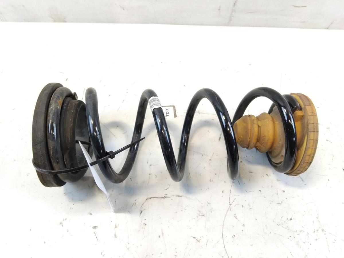 Ford Focus 4 Kombi DEH original Schraubenfeder Hinterachse Bj.2023