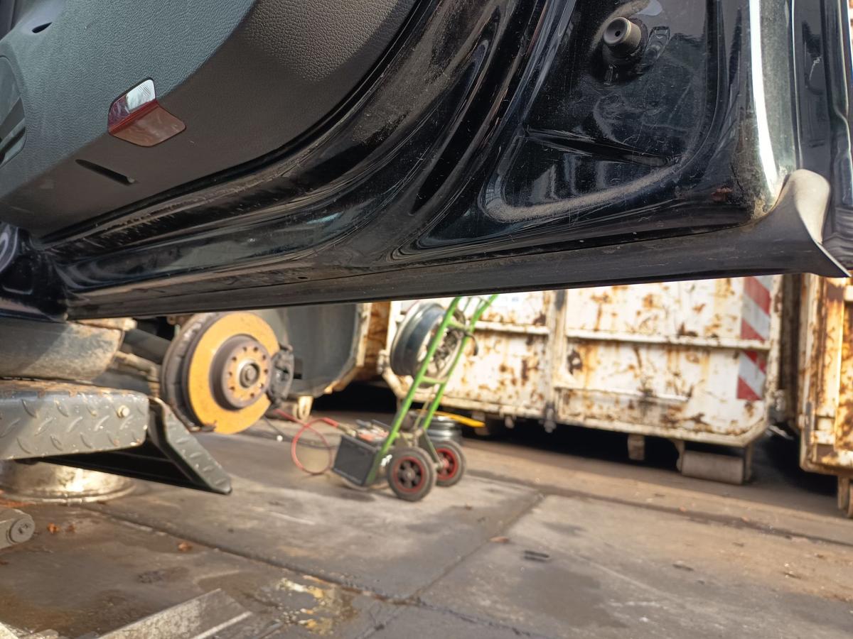 VW Golf VI 6 orig Tür vorn rechts 5türer L041 Schwarz Bj 2009