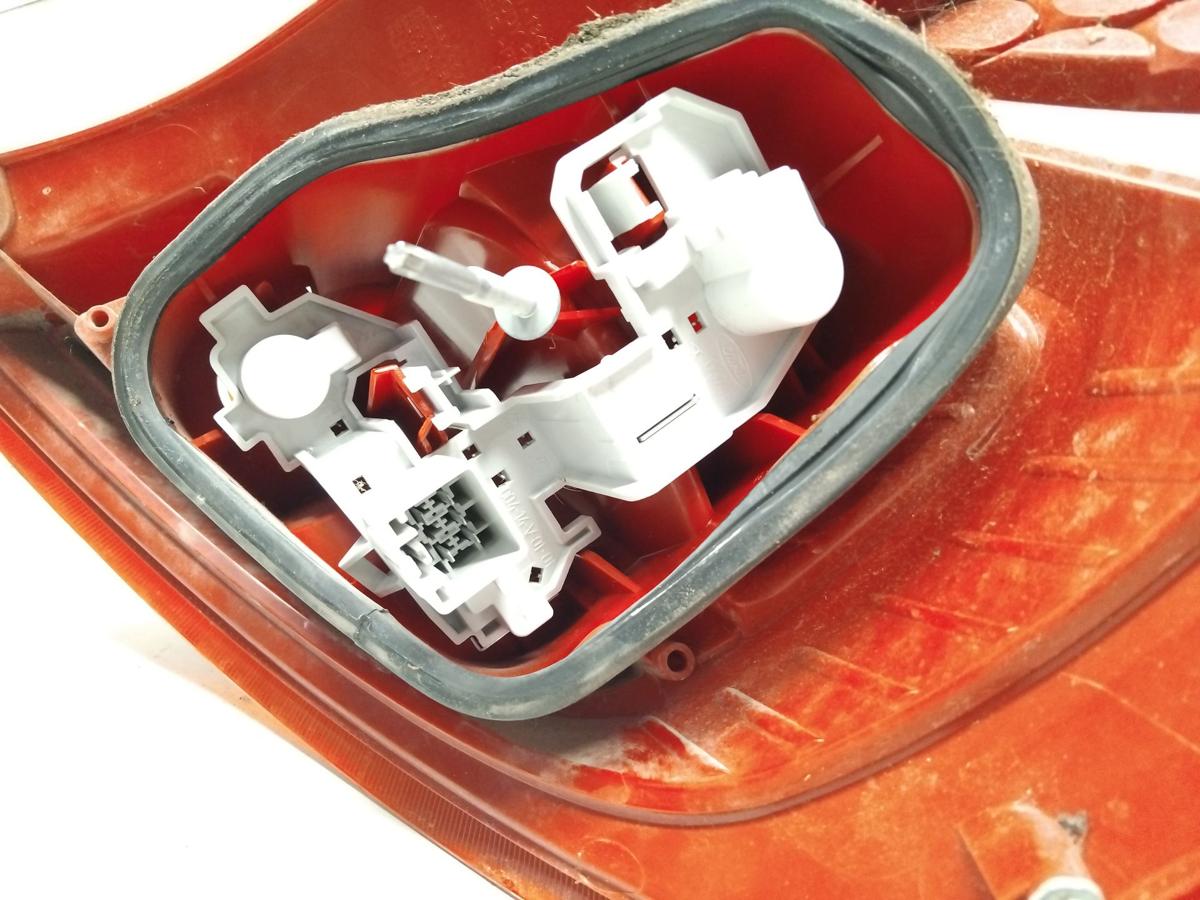 Ford Fiesta JA8 original R&uuml;ckleuchte Heckleuchte links BJ2009