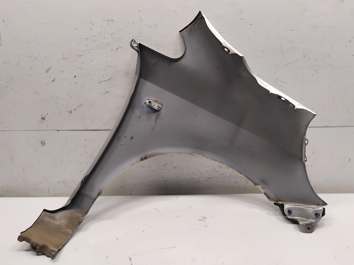 Honda Jazz GD original Kotfl&uuml;gel vorn links silber NH623M Bj.2003