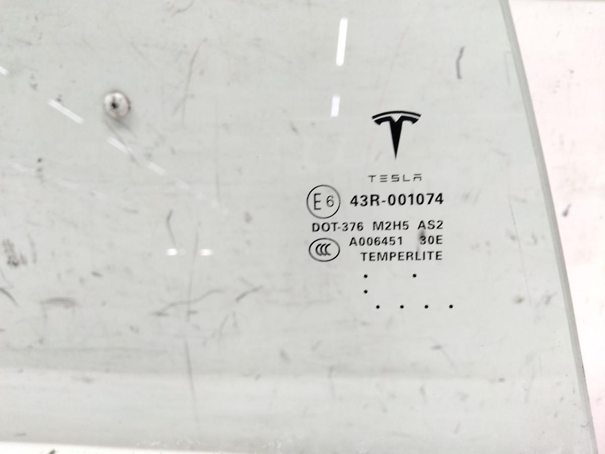 Tesla Model S P85D original T&uuml;rscheibe hinten rechts gr&uuml;ncolor BJ2014