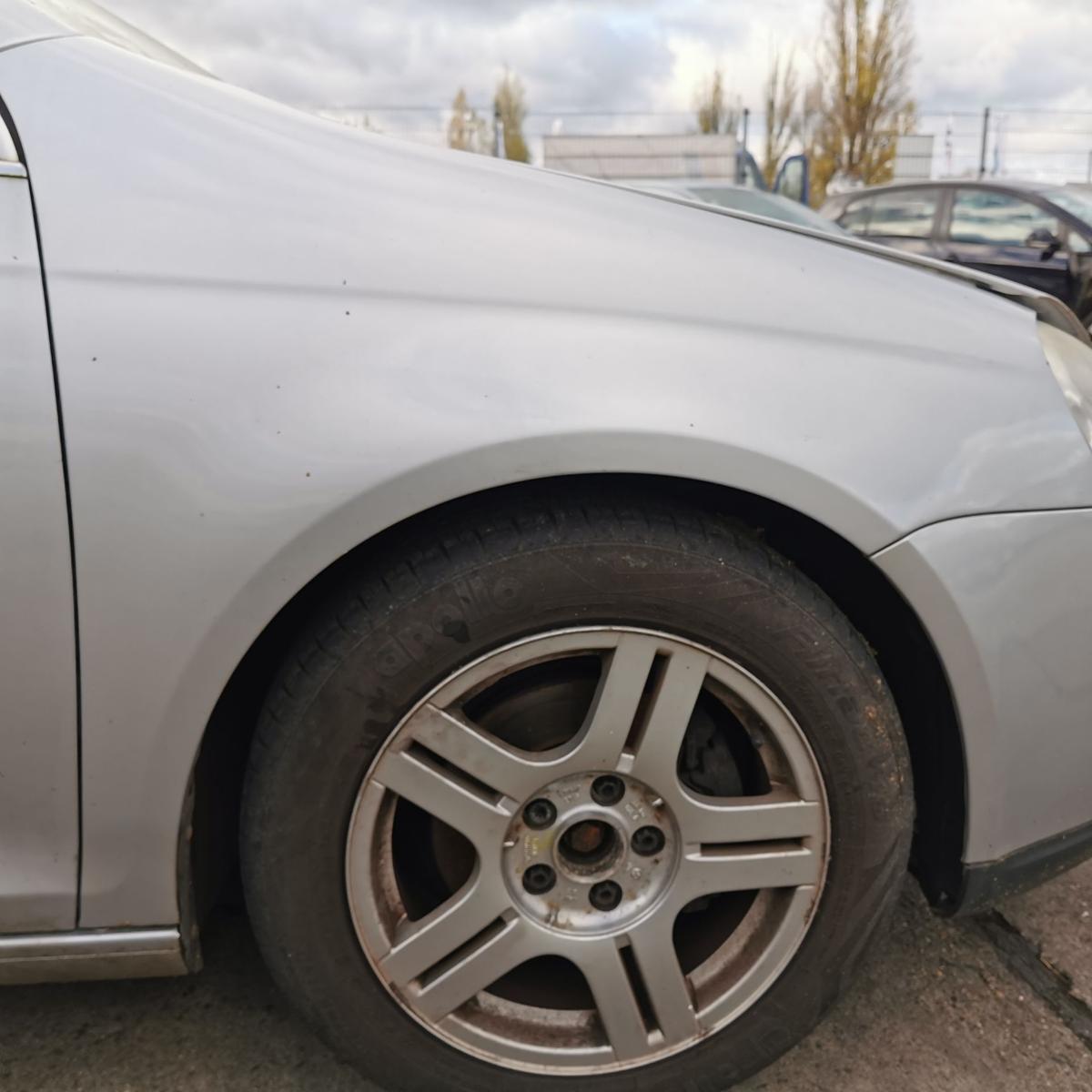 VW Golf V 5 Variant Kotflügel Fender Seitenwand vorn rechts LA7W Reflexsilber