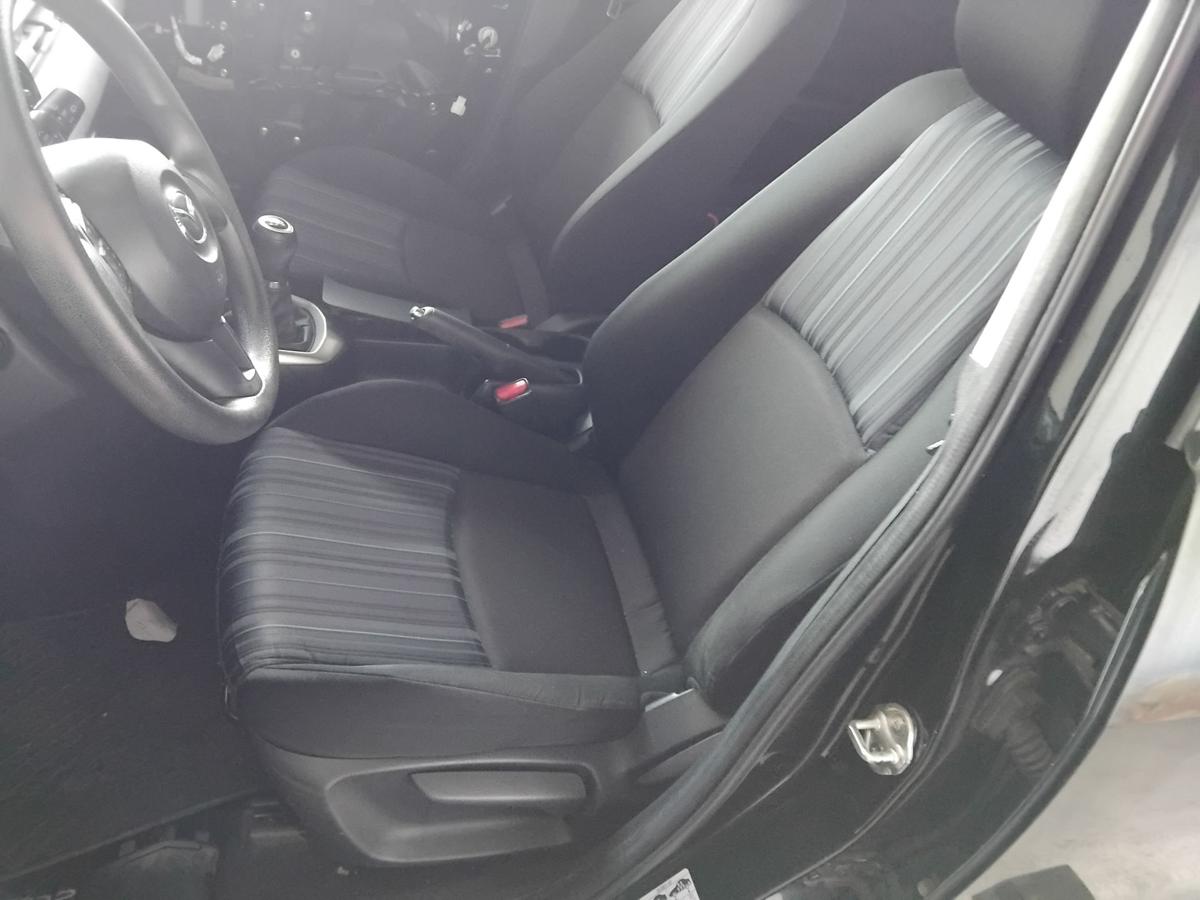 Mazda2 III DJ original Sitz vorn links Fahrersitz 5-türig Stoff schwarz BJ2015