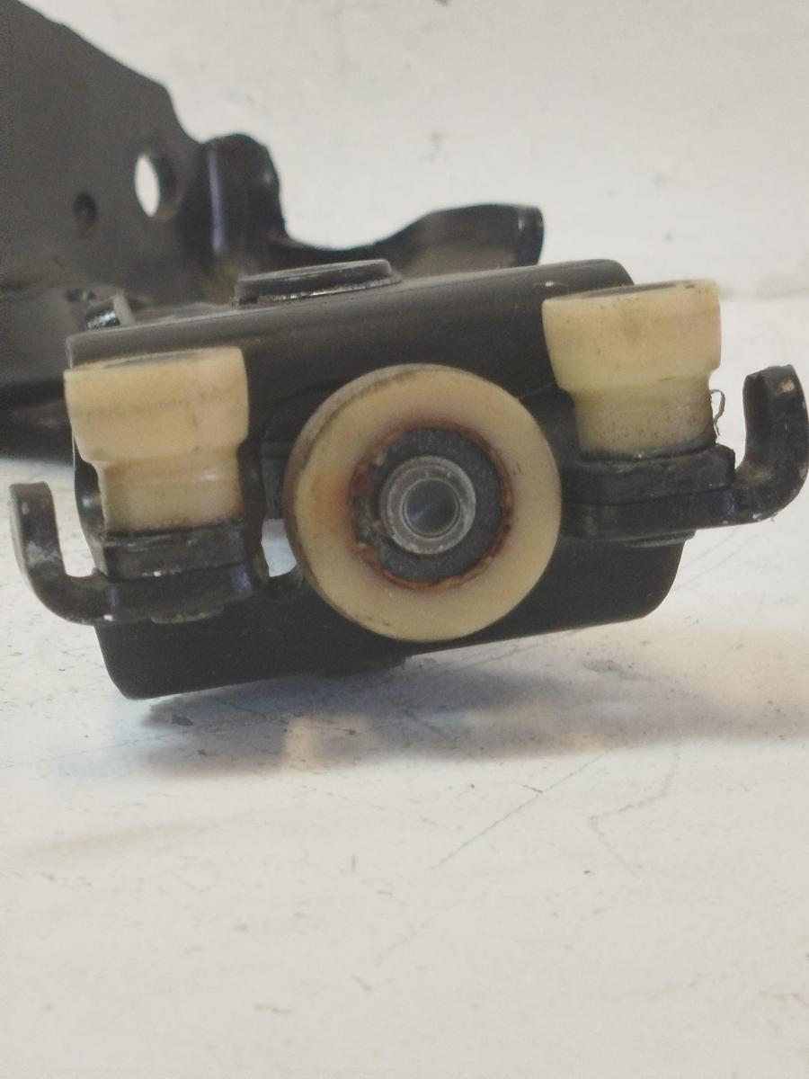 Mercedes Citan W420 Rollenführung Schiebetür rechts unten Führung Rollen