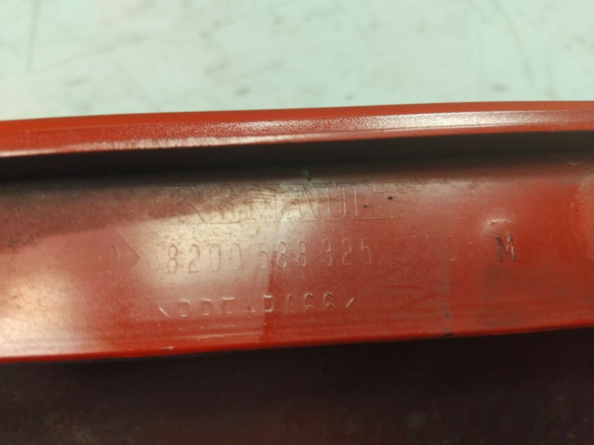 Renault Twingo 2 original Kotfl&uuml;gel vorn rechts rot uni BJ2012