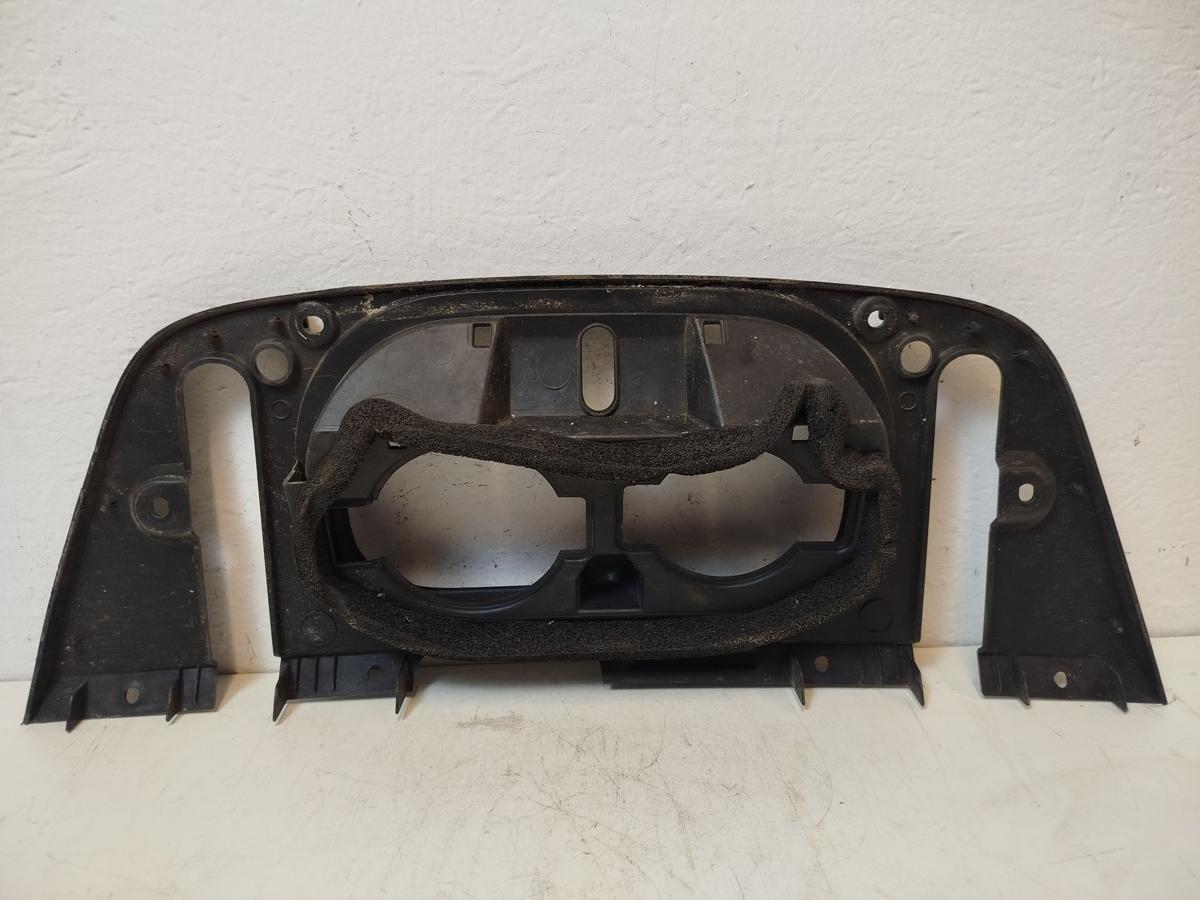 Nissan Leaf ZE1 40kWh Plastiverkleidung Rahmen Dichtung Ladeanschluss vorn