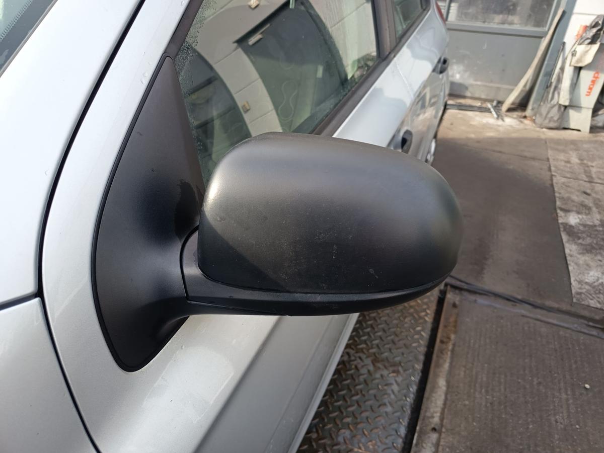 Hyundai i20 original Aussenspiegel links Fahrer manuell unlackiert Bj 2012