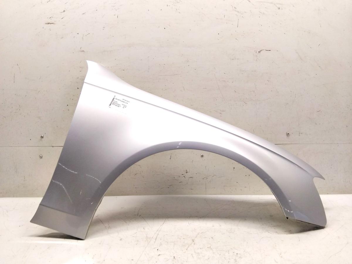 Audi A4 8K B8 original Kotfl&uuml;gel vorn rechts eissilbermetallic LX7W Bj.2009