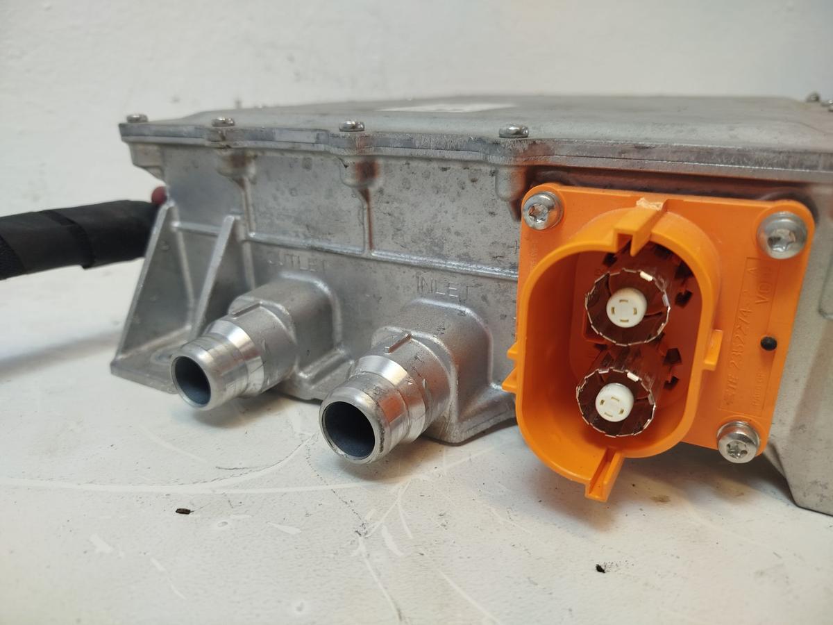 NIO EL6 Elektro SUV Steuerger&auml;t Frontmotor Gleichrichter HV Integrationsmodul