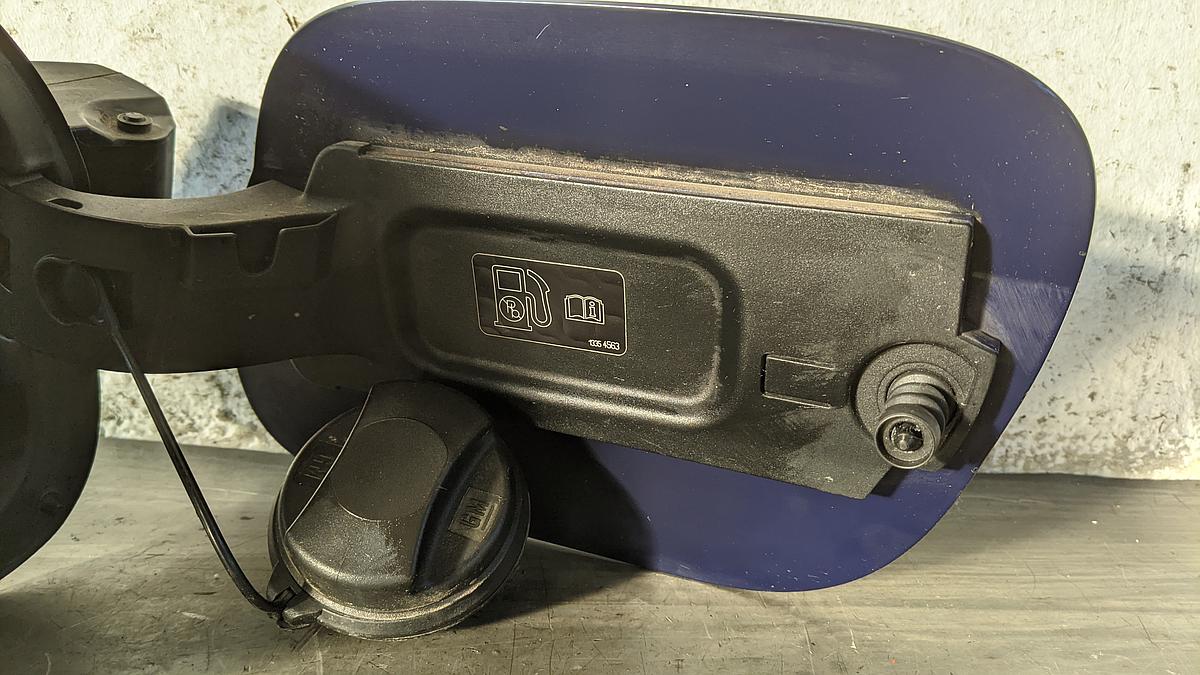 Opel Astra K Tankklappe Tankdeckel 20Z Royalblau