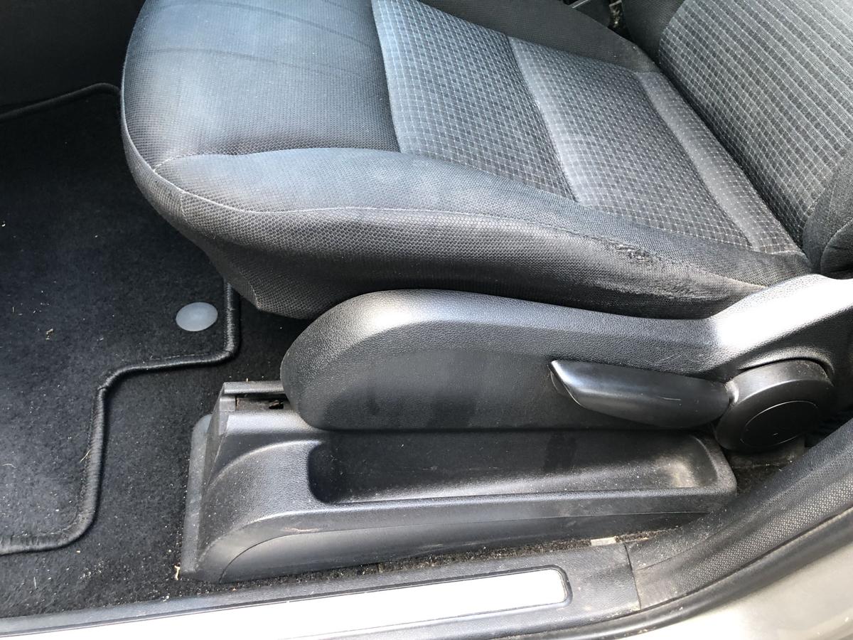 Mercedes B Klasse W245 Sitz vorn links Fahrertsitz Heizung Stoffsitz Autositz