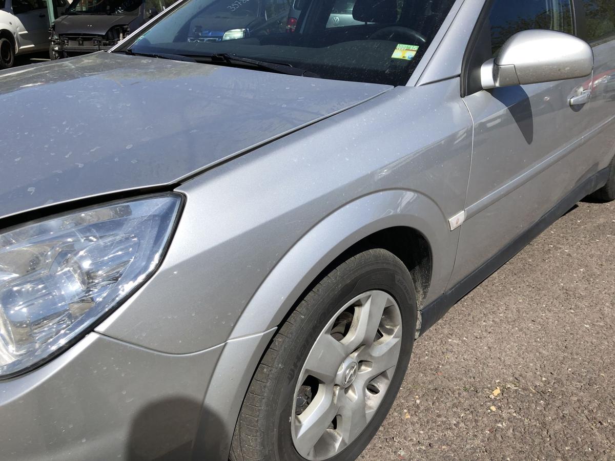 Opel Vectra C Caravan ab 05 Kotfl&uuml;gel vorn links Fahrerseite 2AU Silber