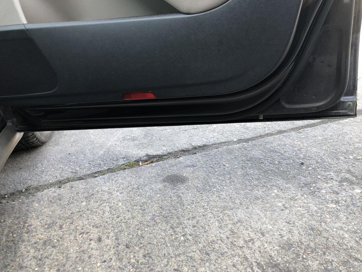 VW Passat 3C B6 Variant T&uuml;r vorn rechts Beifahrert&uuml;r im Rohbau LC8Z Moccabrown