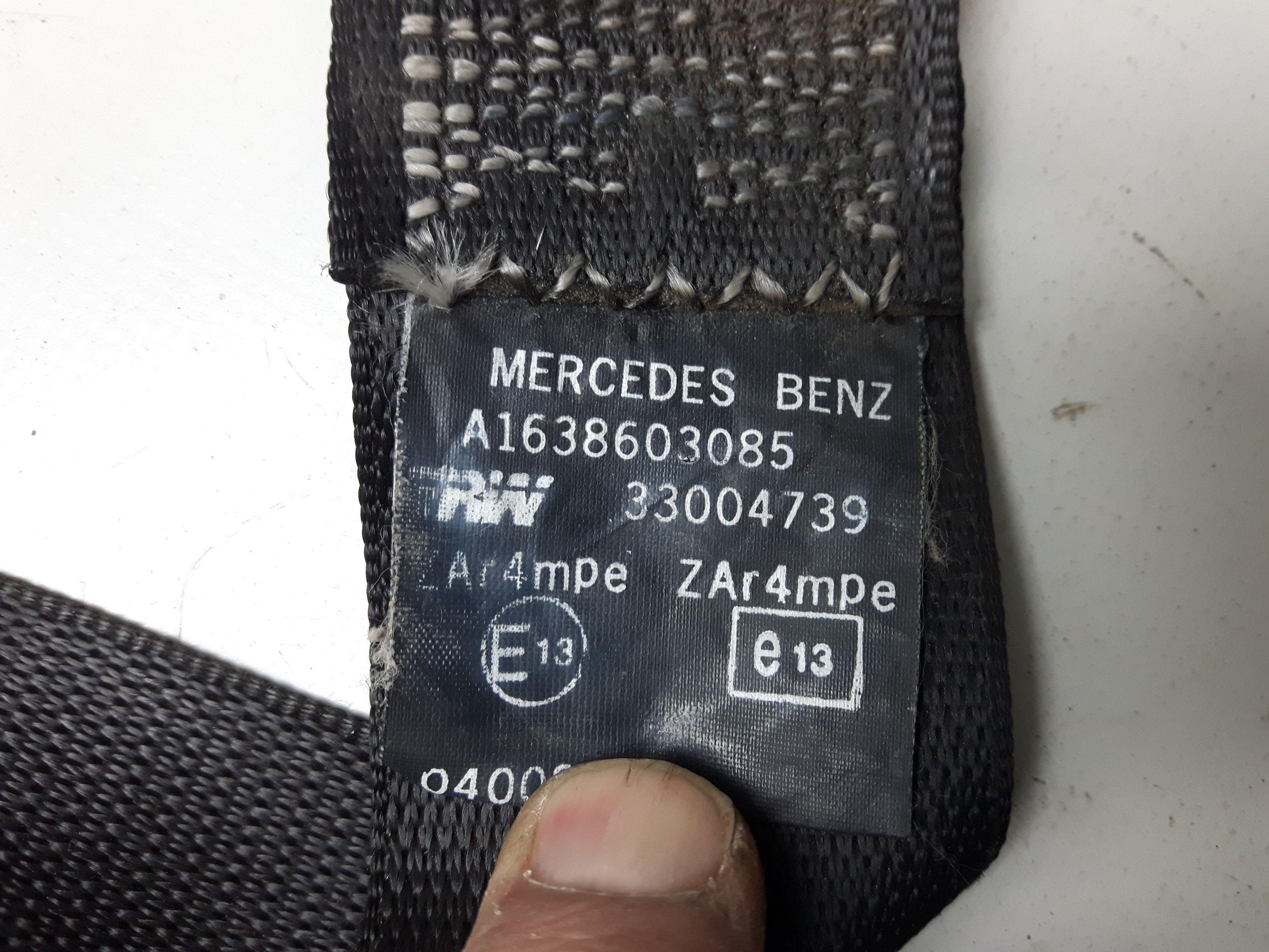 Mercedes Benz ML W163 Gurt Sicherheitsgurt rechts vorn BJ2002 1638603085 Mopf