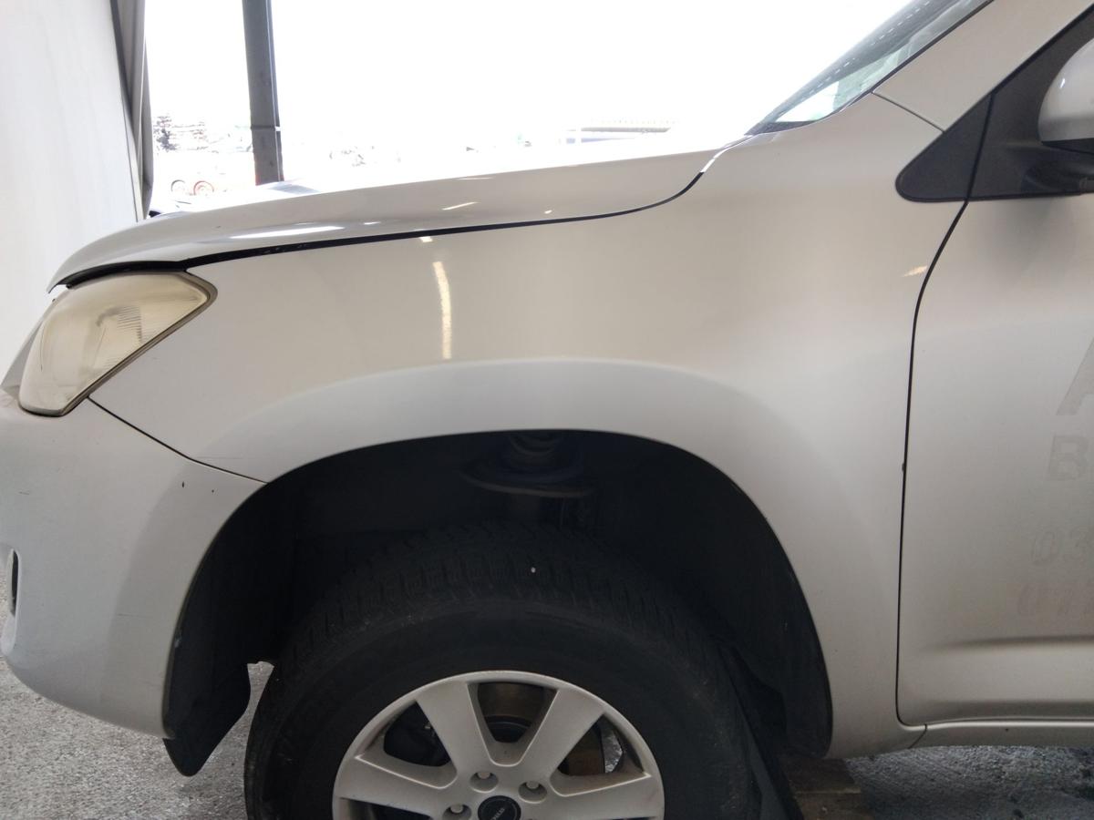 Toyota Rav4 3 original Kotflügel vorn links classic silbermetallic 1F7 BJ2010