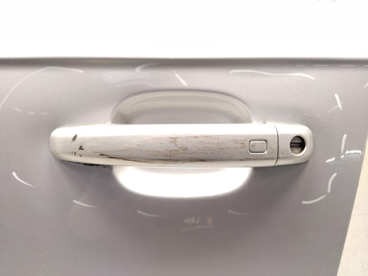 Audi A4 8K B8 T&uuml;r vorn links Fahrert&uuml;r eissilbermetallic besch&auml;digt Bj.2009