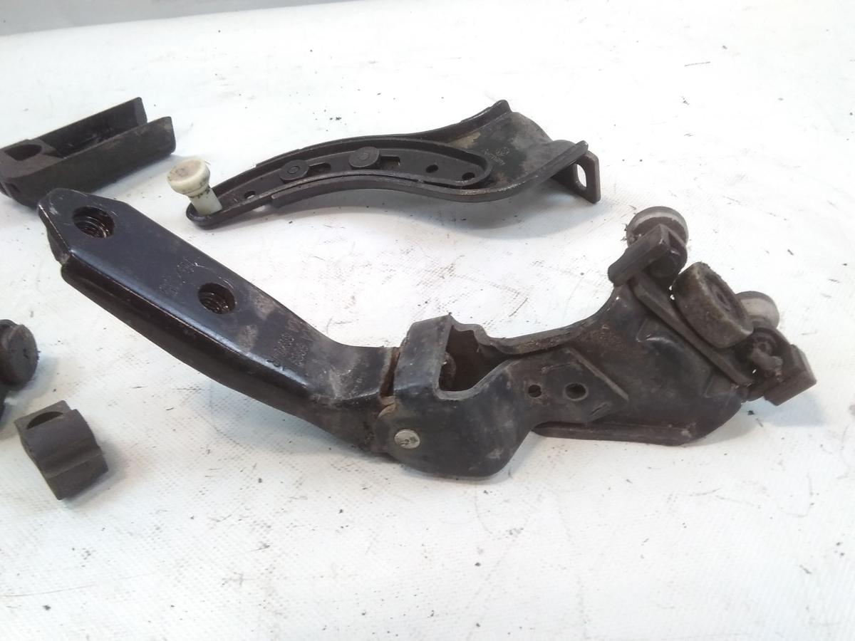 VW Caddy 2K original Satz Rollenscharniere Schiebet&uuml;r rechts Bj.2006