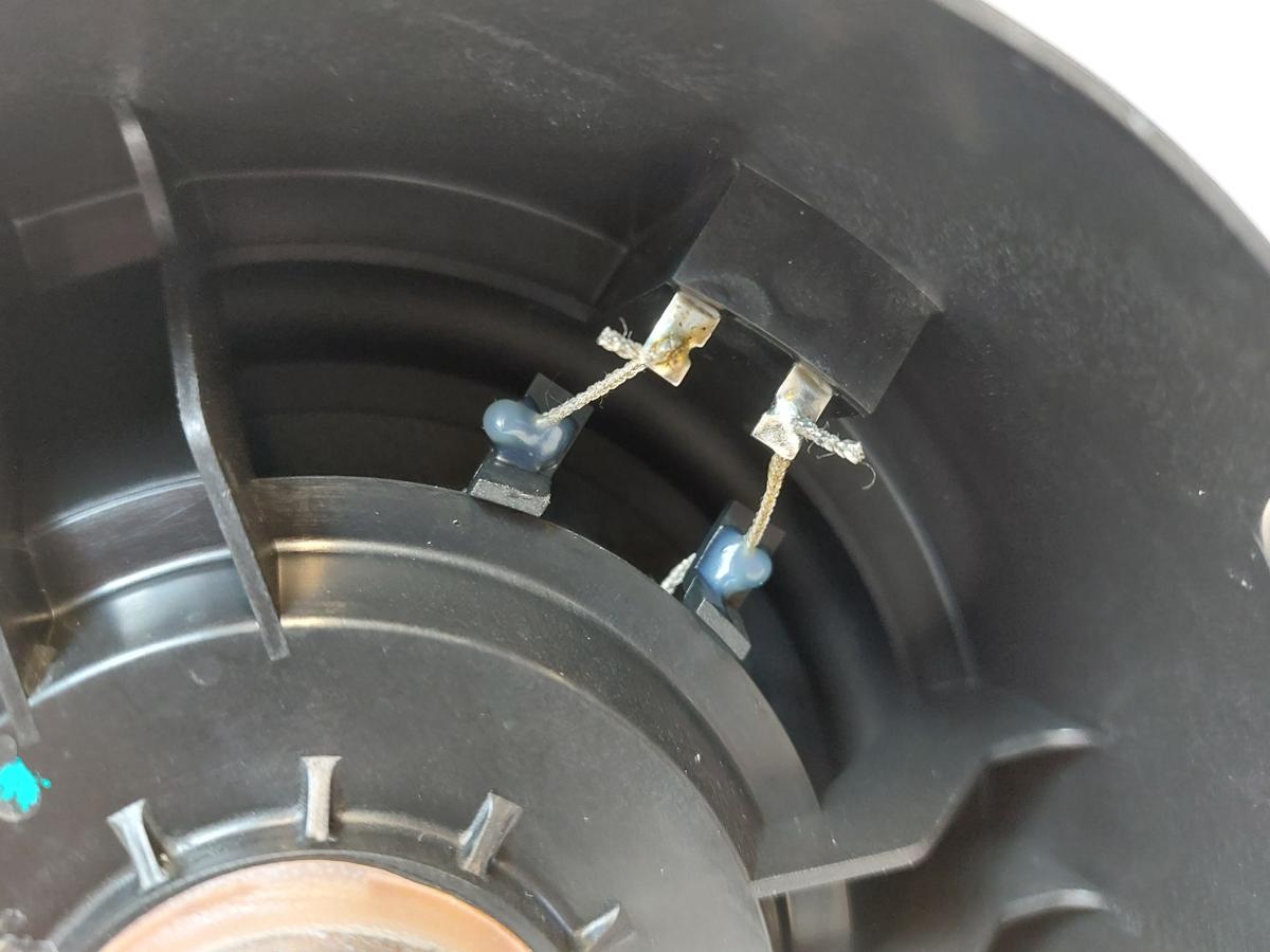 NIO EL6 Elektro SUV Lautsprecher T&uuml;r hinten links T&uuml;rlautsprecher Box Tiefton