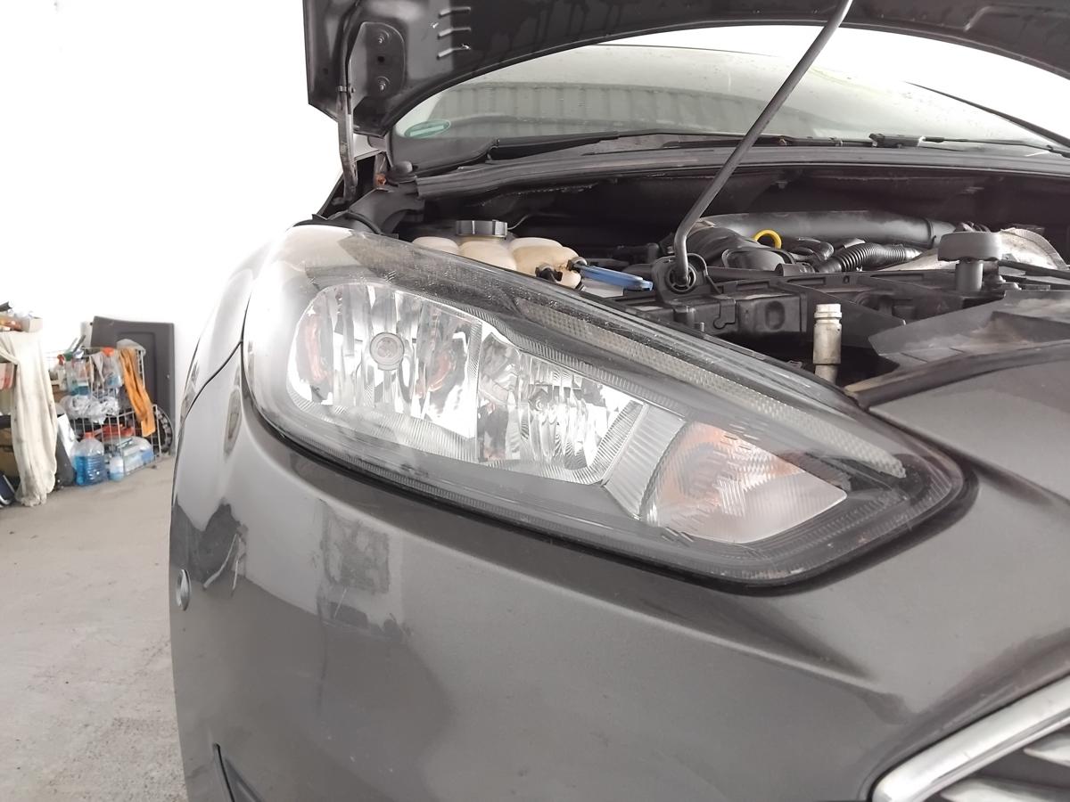 Ford Focus 3 Facelift orig Scheinwerfer rechts Halogen mit LWR Tagfahrlicht BJ15