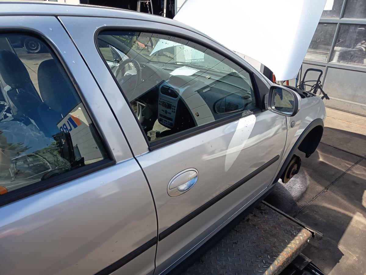 Opel Corsa C original T&uuml;r vorn rechts Beifahrer Z157 Starsilber Bj 2005