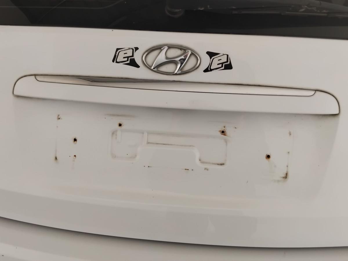 Hyundai i30 CW Kombi FD Heckklappe weiss 7F mit Heckscheibe BJ2010