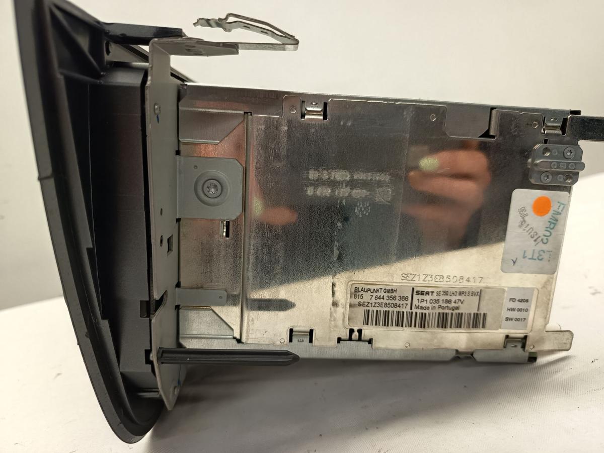 Seat Leon 1P originales Autoradio MP3 Blaupunkt ohne Code 1P103518647V Bj 2005