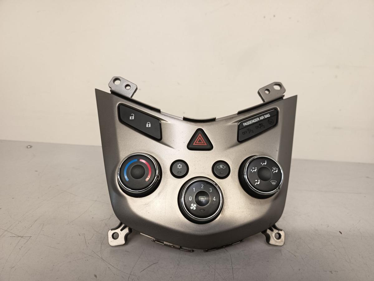 Chevrolet Aveo T300 Bj 2012 orig Heizungsbetätigung Regulierung Klima