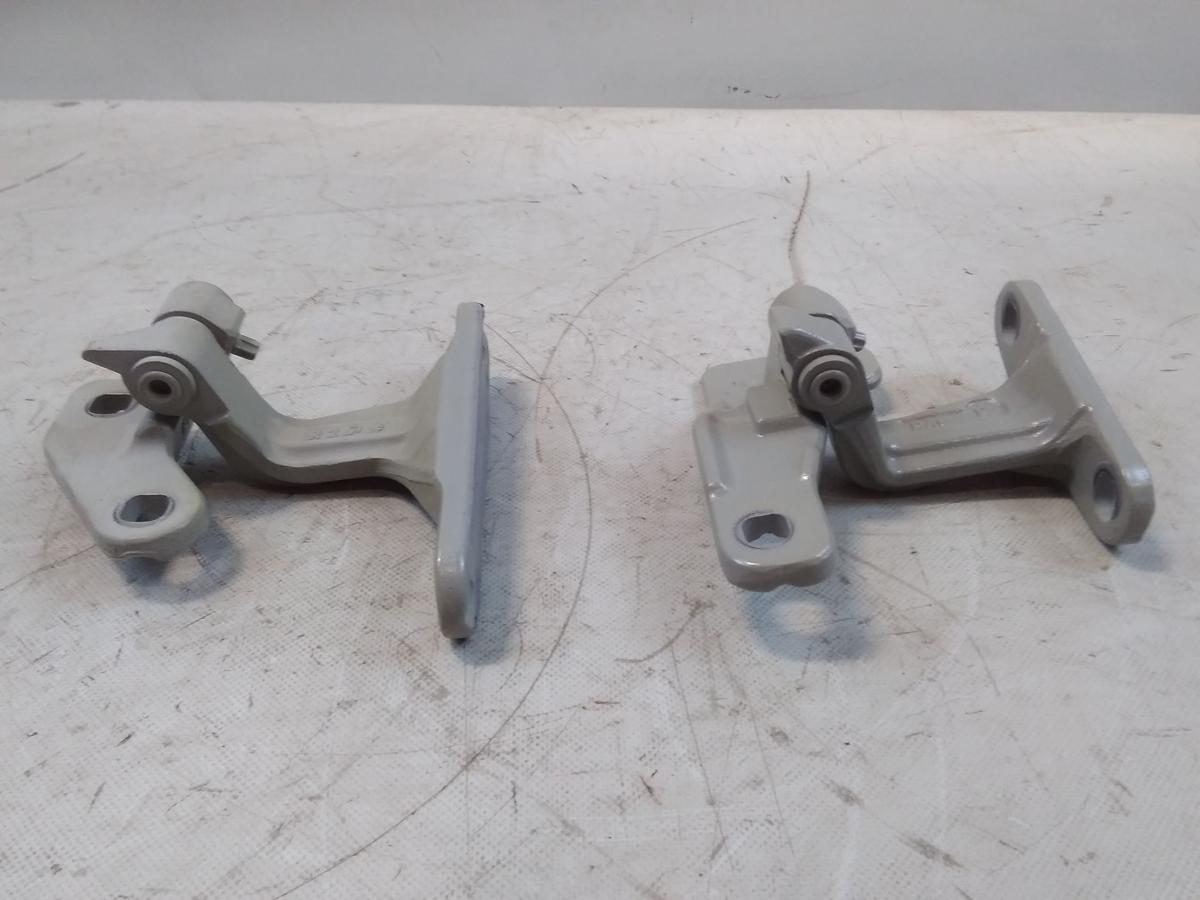 Mercedes Benz Sprinter 907 910 original T&uuml;rscharniersatz vorn rechts Bj.2020