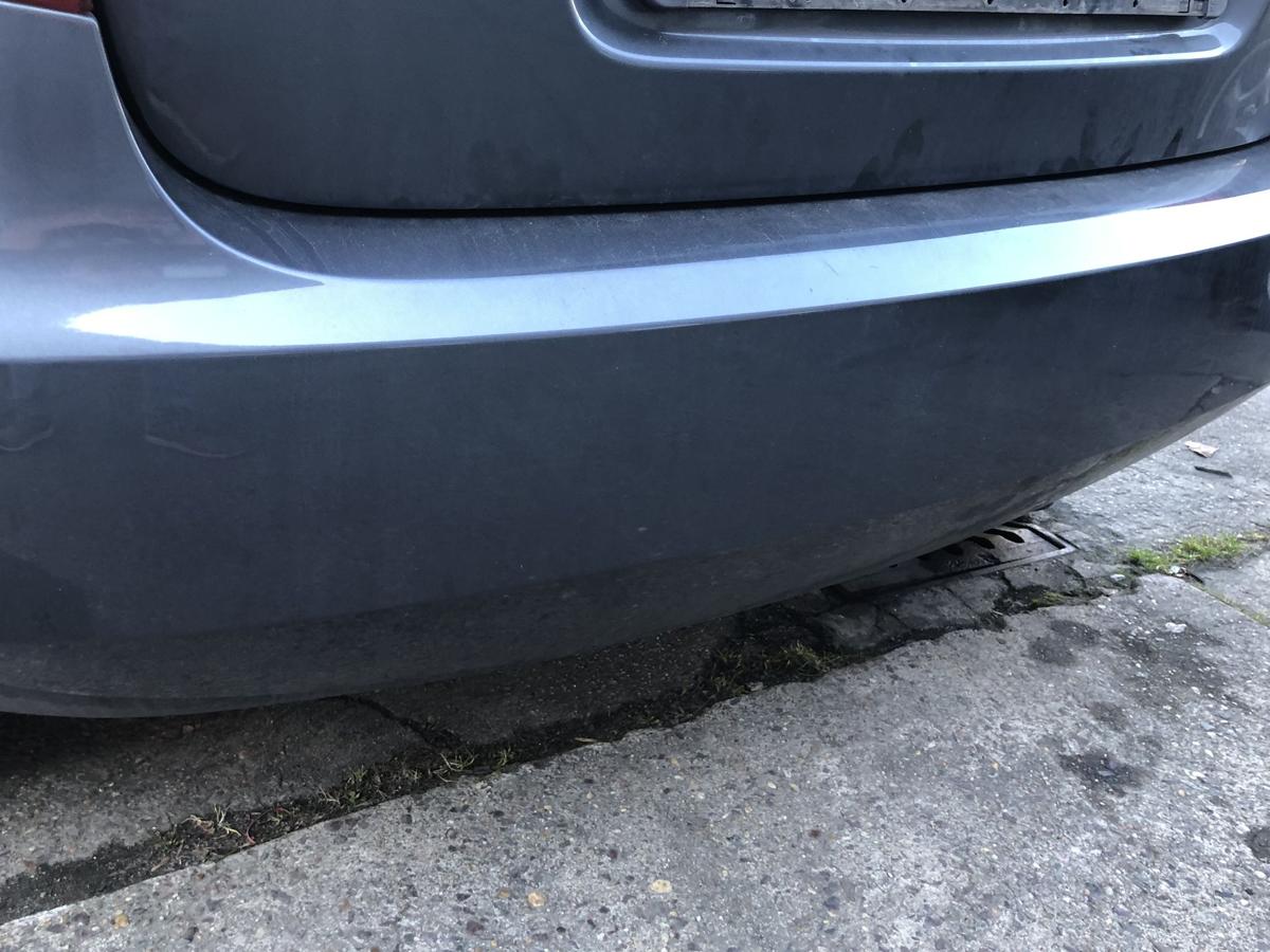 Skoda Fabia 5J Sto&szlig;f&auml;nger hinten Hecksch&uuml;rze 5 t&uuml;rer LF8J Antracit Grey