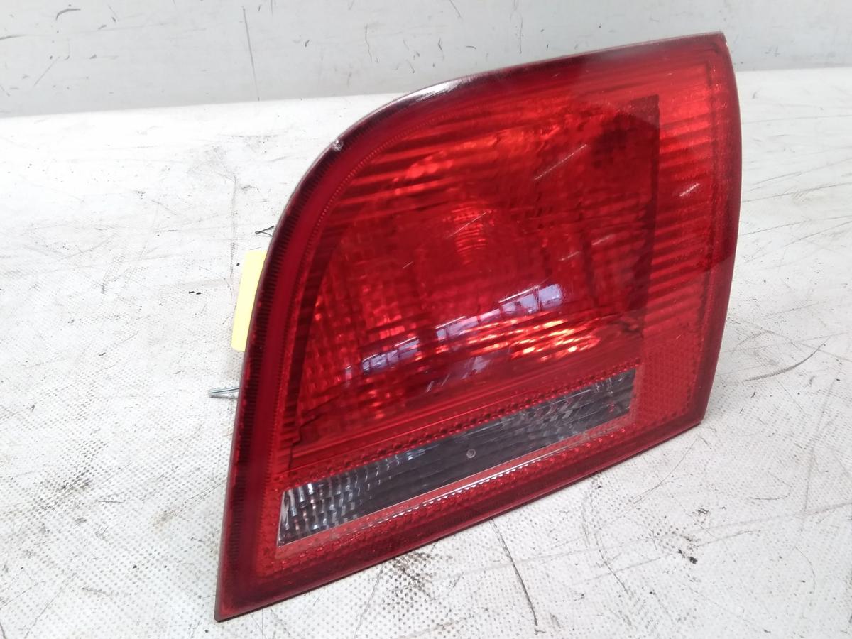 Audi A3 8P Sportback original Rückleuchte Heckleuchte rechts innen BJ2006 5Türer